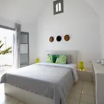 Fenix 4* Perissa (Santorini)