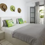Fenix Hotel Perissa (Santorini)