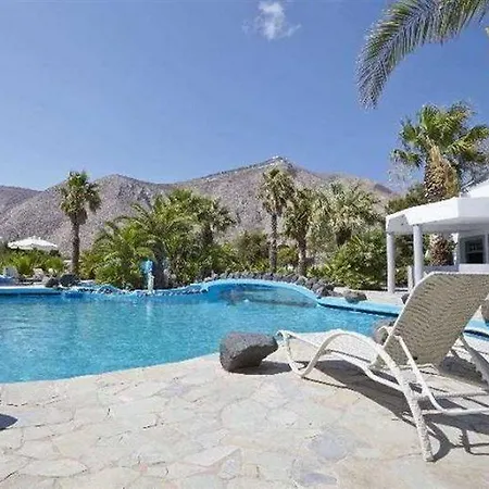 Fenix Perissa (Santorini)
