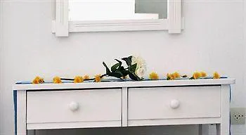 Fenix Perissa (Santorini)