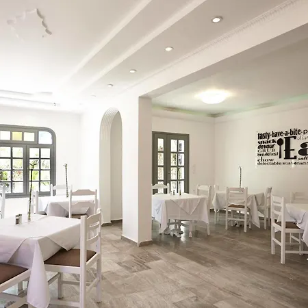 Fenix Hotel Perissa (Santorini)