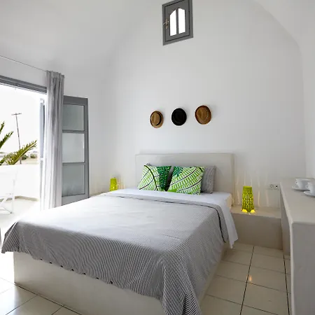 Fenix 4* Perissa (Santorini)
