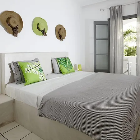 Fenix Hotel Perissa (Santorini)