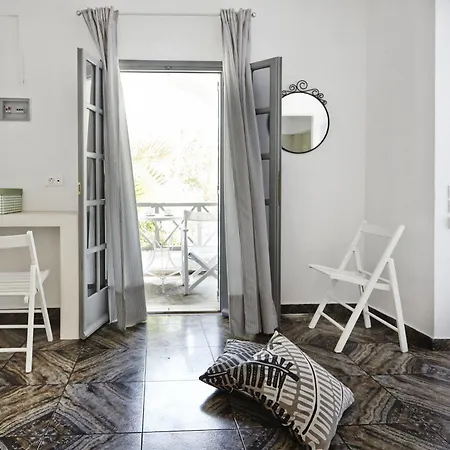 Fenix 4* Perissa (Santorini)