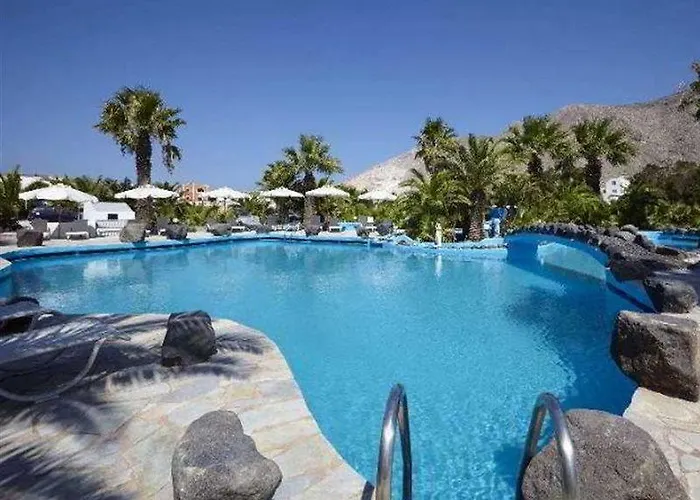 Fenix 4* Perissa (Santorini)