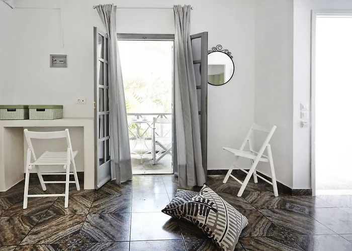 Fenix 4* Perissa (Santorini)